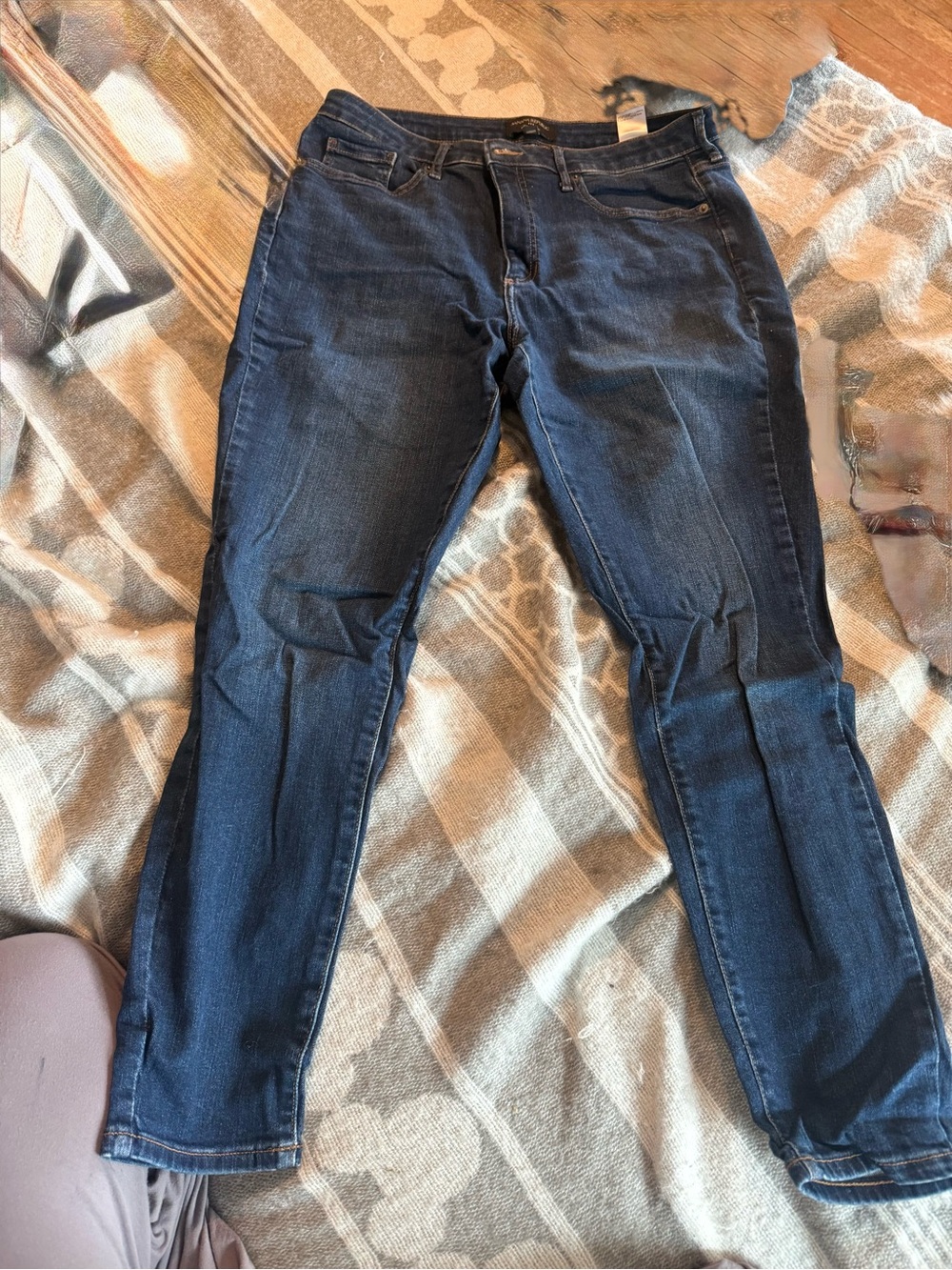 Classic mid Rise Dark Blue Women's Jeans